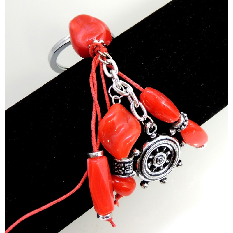 Porte-clés d'inspiration grecque avec pierres en résine rouge et breloques 