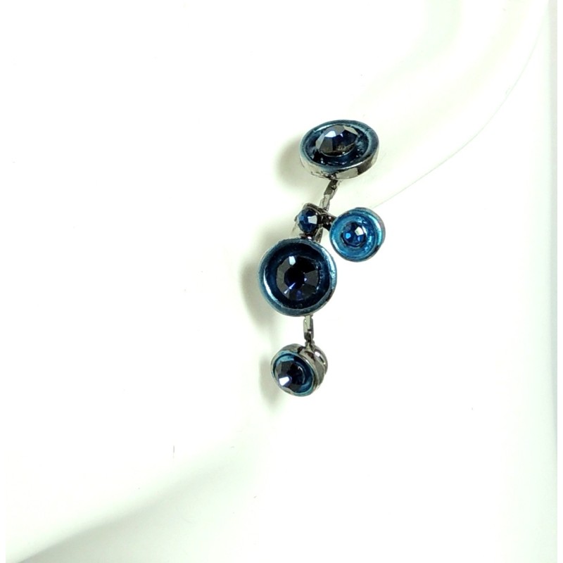 Boucles d'oreilles en métal laqué bleu orné de cristaux bleus