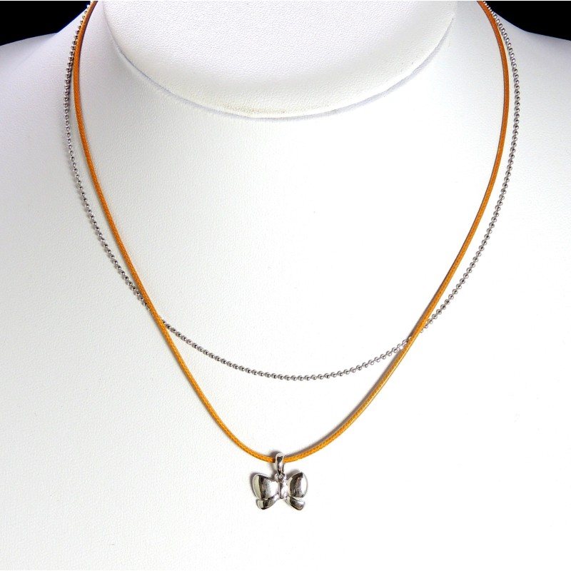 Collier avec chaîne métal perlée, cordon jaune et pendentif nœud papillon