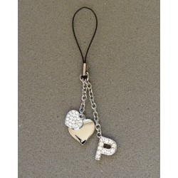 Bijou de sac en métal argenté personnalisé avec l'initiale P et des petits cœurs