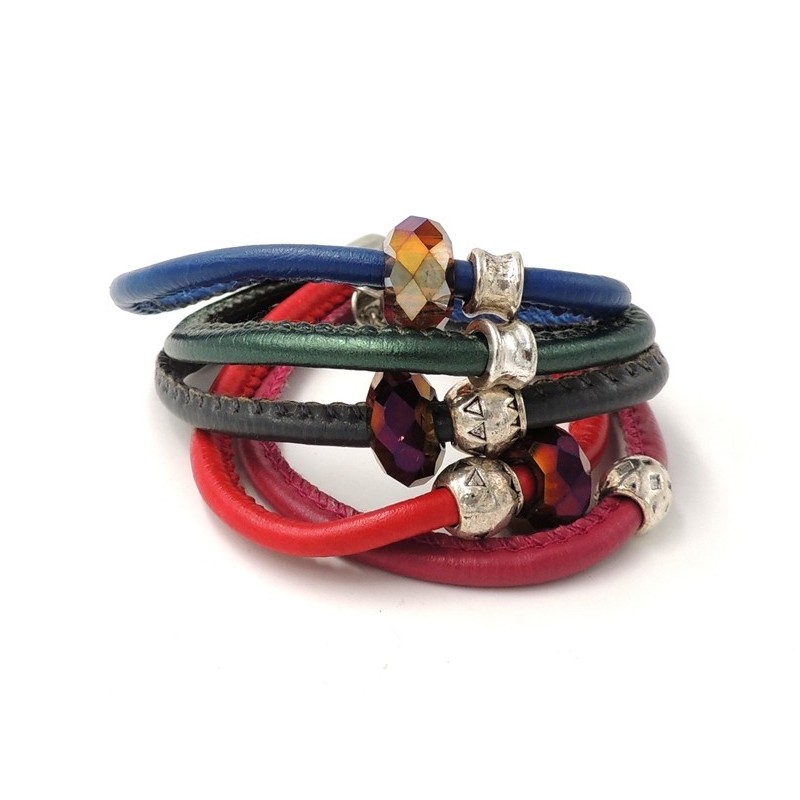 Bracelet en cuir 5 rangs de couleurs différentes,  perles métal et pierres facettées