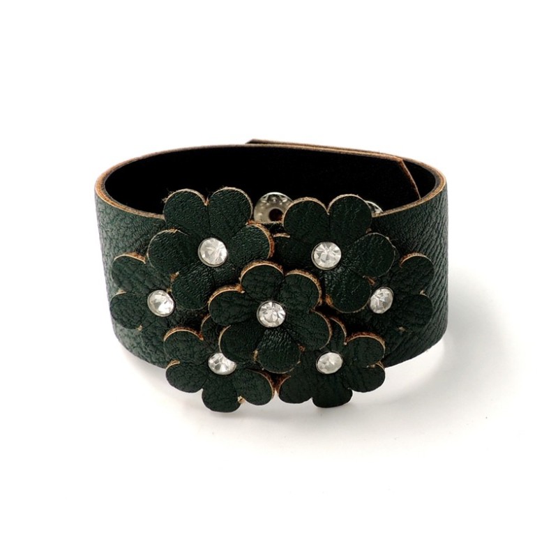Bracelet manchette en cuir vert foncé, fleurs et strass