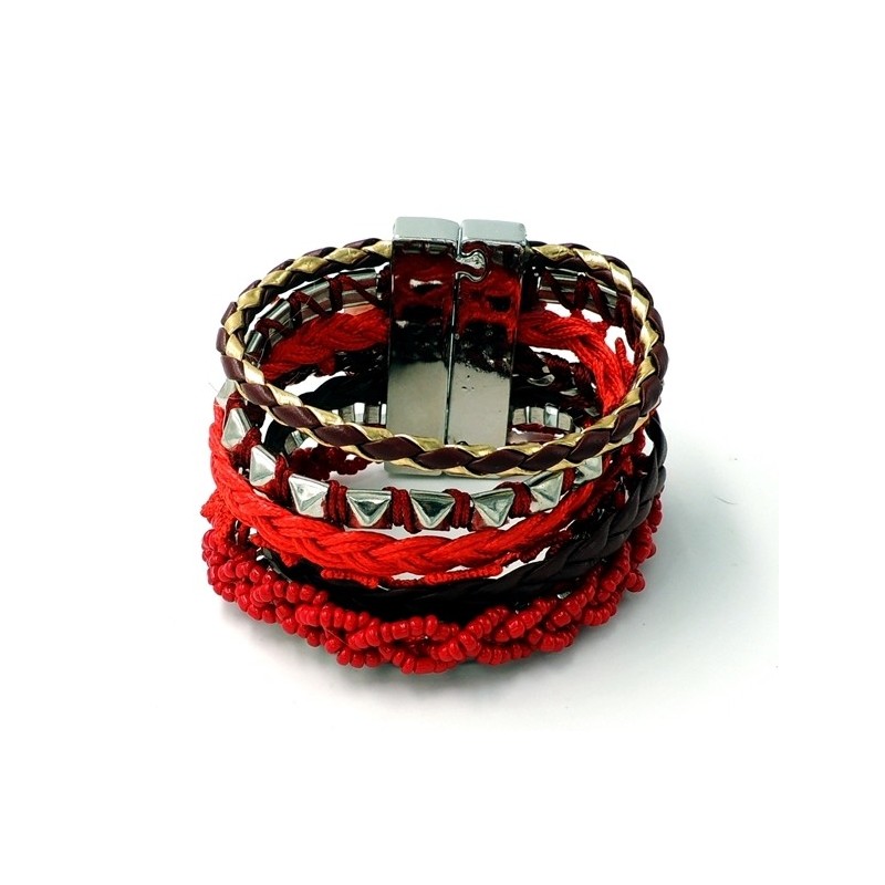Bracelet multi rangs de tresses rouges, perles, galons, chaînes métal