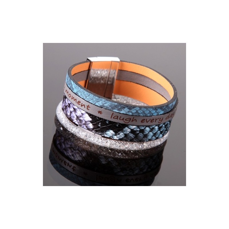 Bracelet fashion style multirangs avec texte, résille déco reptile et strass