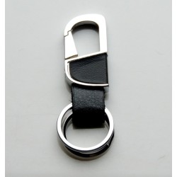 Porte-clés recouvert de cuir grainé noir