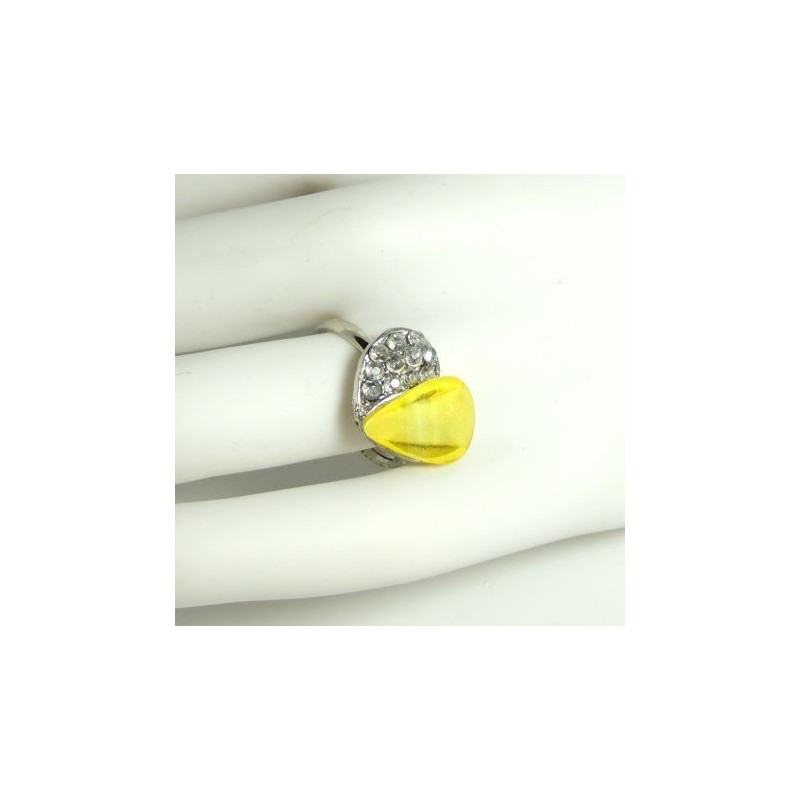 Bague ajustable en métal argenté avec un cœur jaune et strass